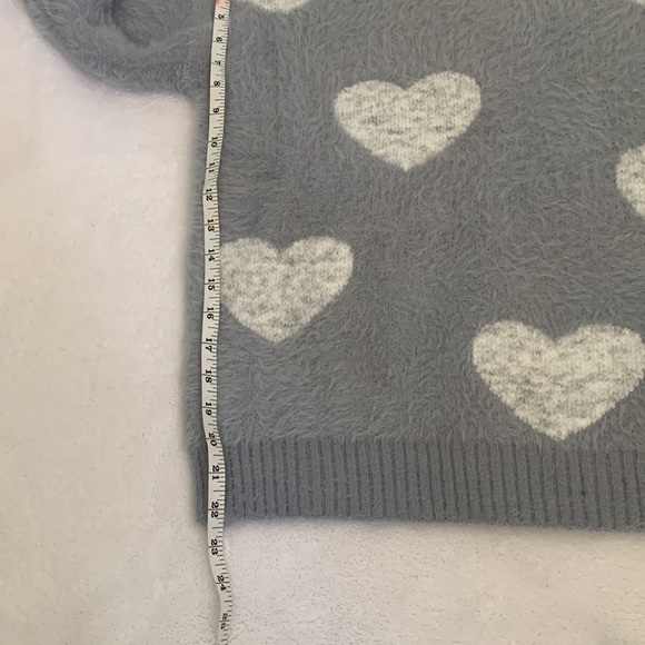 Hem & Thread hearts sweater size S - Picture 4 of 4